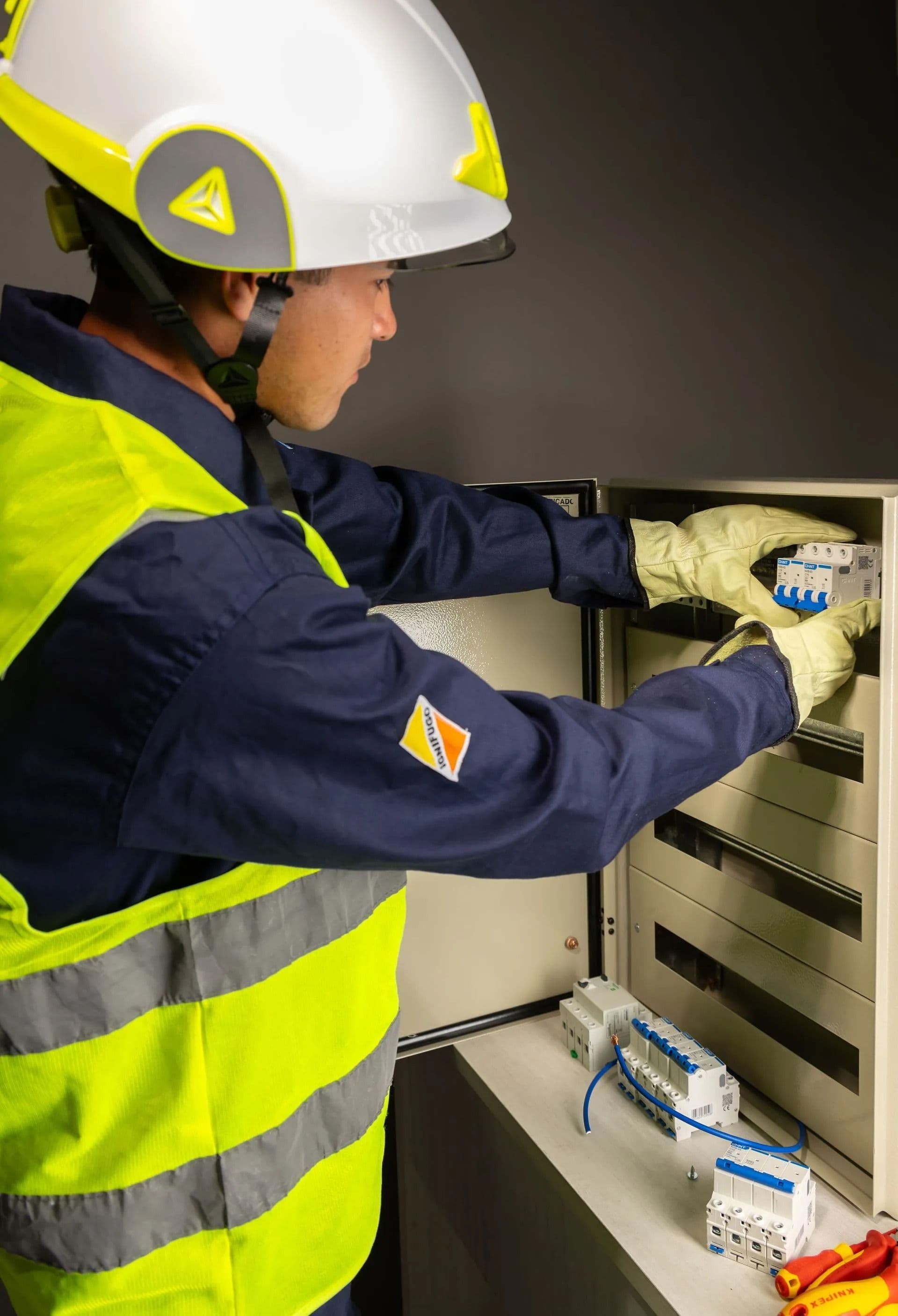 Operación electromecánica LCR Electricidad